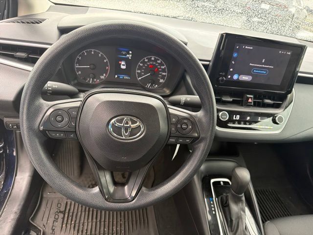 Used 2025 Toyota Corolla LE FWD image 15