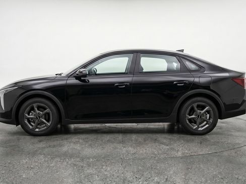 Used 2025 Kia K4 LXS image 5