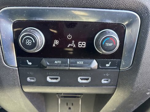 Used 2021 Chevrolet Suburban High Country w/ Premium Package AWD/4WD image 35