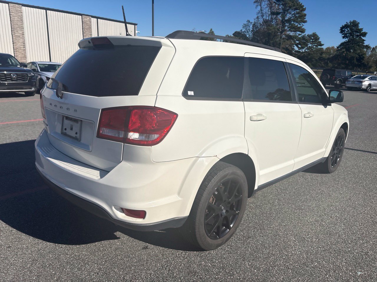 Used 2019 Dodge Journey SE w/ Blacktop Package FWD image 8