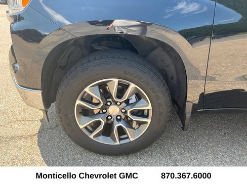 Used 2023 Chevrolet Silverado 1500 LT AWD/4WD image 28