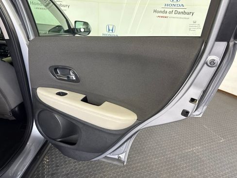 Used 2019 Honda HR-V LX image 7