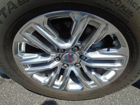 Used 2023 GMC Yukon SLT AWD/4WD image 17