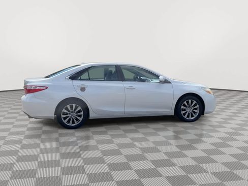 Used 2015 Toyota Camry XLE w/ Moonroof Package FWD image 9