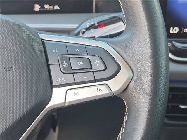 Used 2025 Volkswagen Tiguan SE AWD/4WD image 12