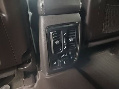 Used 2016 Jeep Grand Cherokee Summit w/ Platinum Series Group image 32