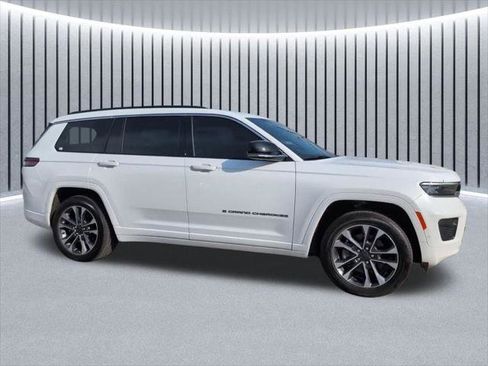 Certified 2025 Jeep Grand Cherokee L Overland w/ Luxury Tech Group IV AWD/4WD image 3
