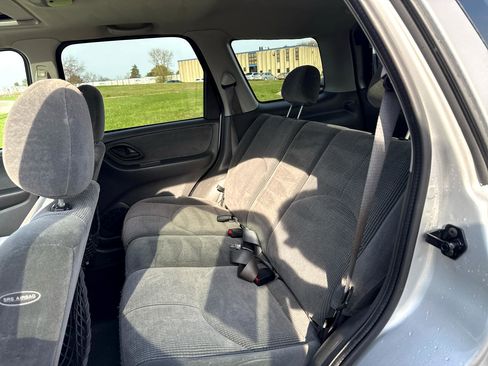 Used 2003 MAZDA Tribute LX image 19