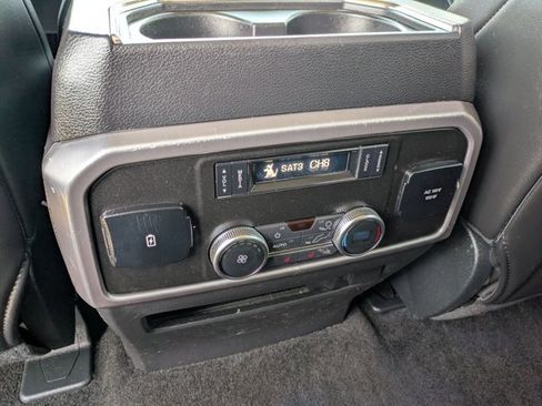 Used 2018 Ford Expedition Platinum RWD image 17