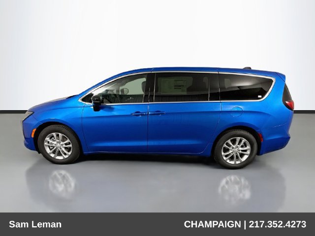 New 2027 Chrysler Pacifica Select FWD image 4
