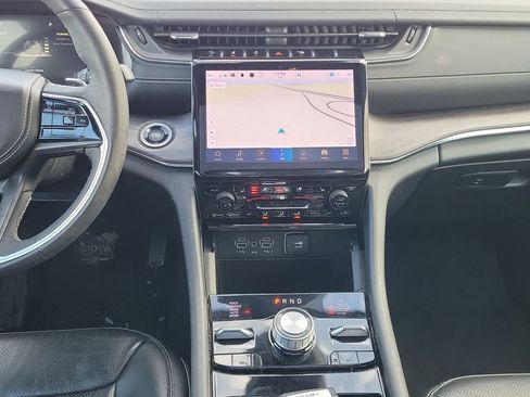Used 2023 Jeep Grand Cherokee Overland image 33