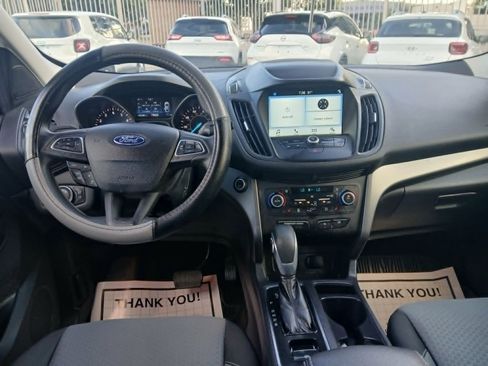 Used 2019 Ford Escape SE w/ Ford Safe & Smart Package AWD/4WD image 12
