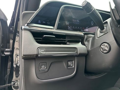 Used 2023 Cadillac Escalade ESV Premium Luxury image 13