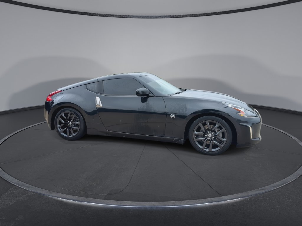 Used 2020 Nissan 370Z Coupe RWD image 2
