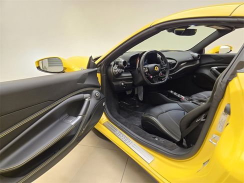 Used 2021 Ferrari F8 Tributo image 19