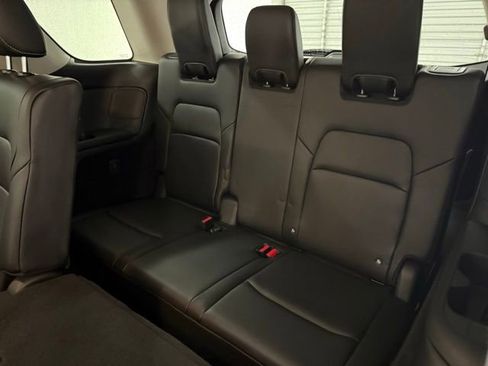 Used 2025 Nissan Pathfinder SL image 17