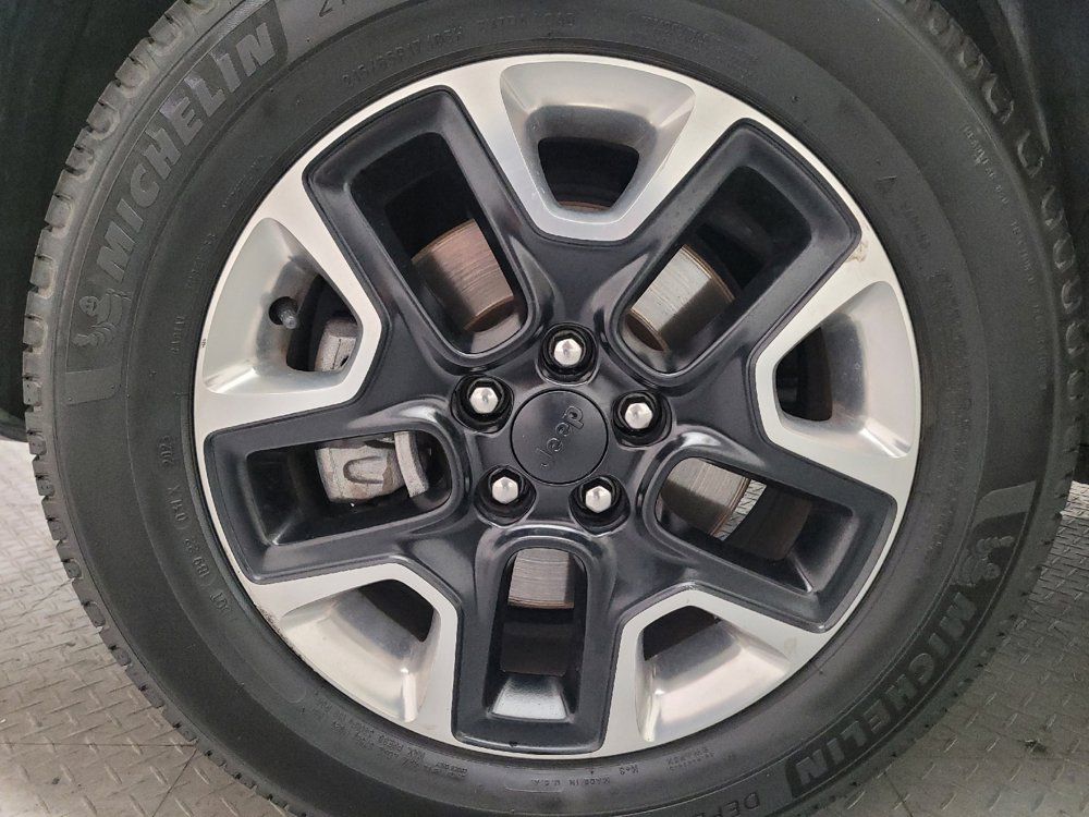 Used 2017 Jeep Compass Trailhawk AWD/4WD image 31
