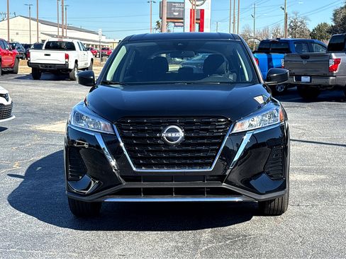 Used 2024 Nissan Kicks S image 2