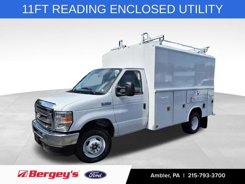 New 2027 Ford E-350 and Econoline 350 Super Duty w/ Power Equipment Group RWD image 1