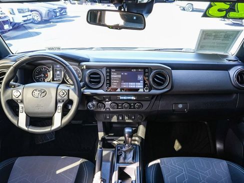 Used 2023 Toyota Tacoma TRD Off-Road image 12