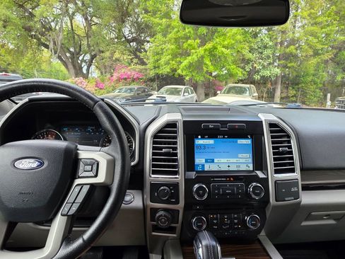 Used 2016 Ford F150 Lariat RWD image 13