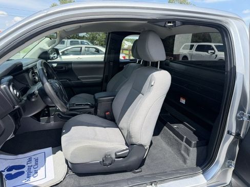 Used 2017 Toyota Tacoma SR RWD image 9
