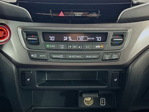 Used 2022 Honda Pilot Sport image 18
