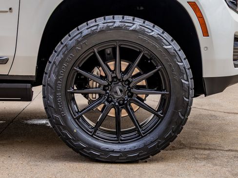 Used 2025 GMC Yukon Denali Ultimate image 12