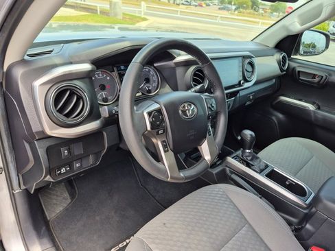 Used 2021 Toyota Tacoma SR5 RWD image 9