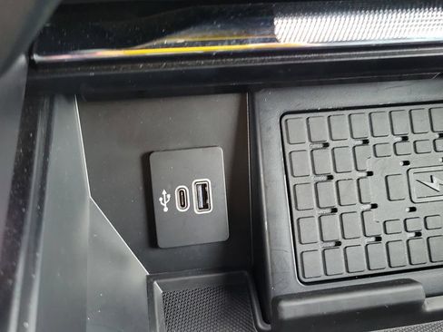 Certified 2025 Ford F150 Lariat w/ Equipment Group 502A High AWD/4WD image 32