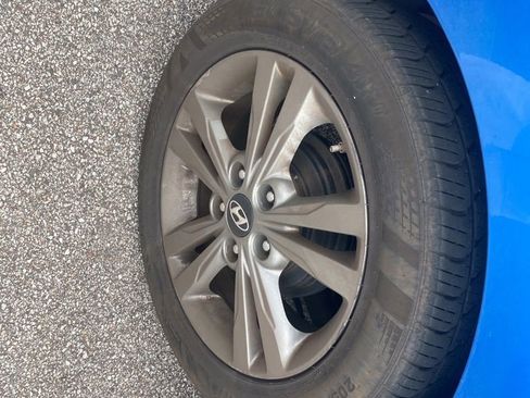Used 2017 Hyundai Elantra SE FWD image 9