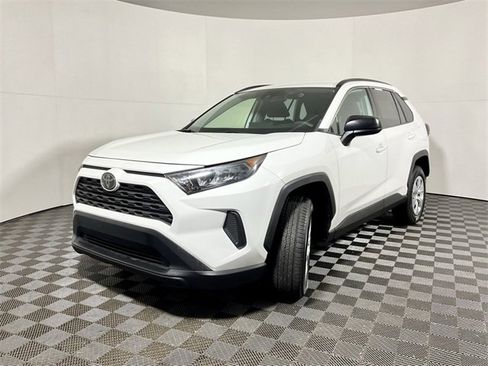 Used 2019 Toyota RAV4 LE w/ Carpet Mat Package image 7