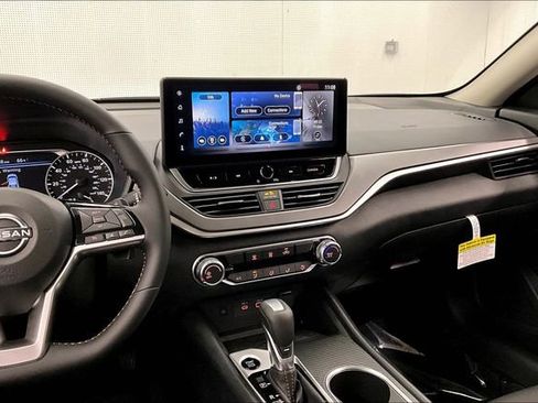 New 2026 Nissan Altima 2.5 SR FWD image 8