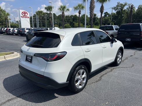 Used 2023 Honda HR-V LX image 10