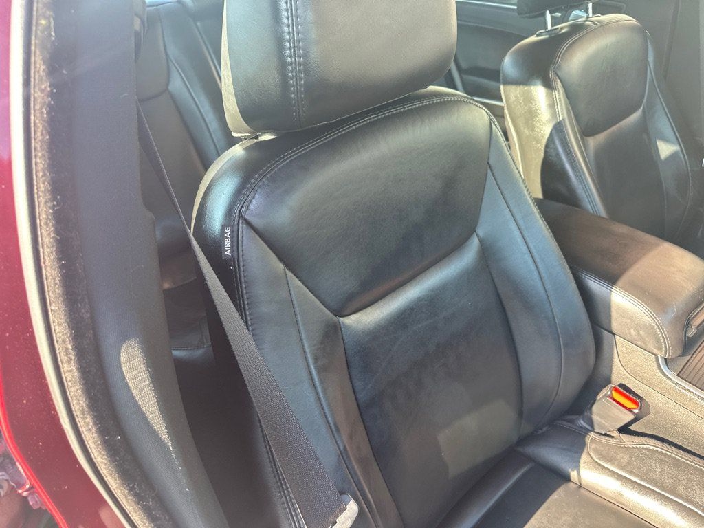 Used 2018 Chrysler 300 Touring L RWD image 11