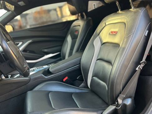 Used 2022 Chevrolet Camaro SS image 30