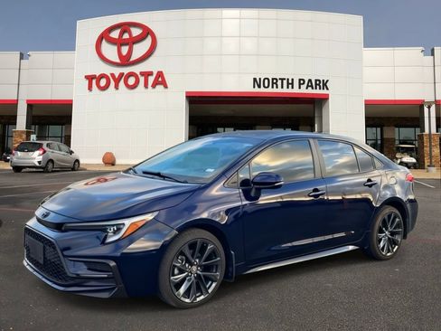 Certified 2024 Toyota Corolla SE FWD image 1