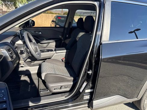 Used 2023 Nissan Rogue SV FWD image 26