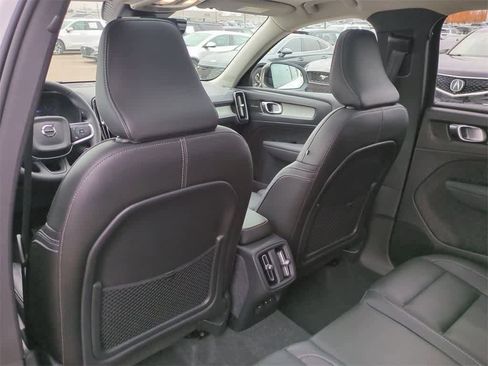 Used 2023 Volvo XC40 B5 Ultimate w/ Protection Package Premier image 10