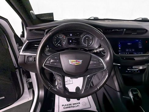 Used 2023 Cadillac XT5 Premium Luxury image 11