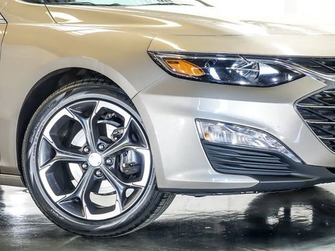 Used 2024 Chevrolet Malibu LT image 4