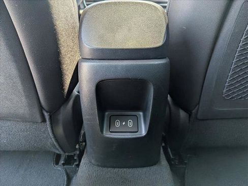 Used 2025 Hyundai Elantra SEL FWD image 17