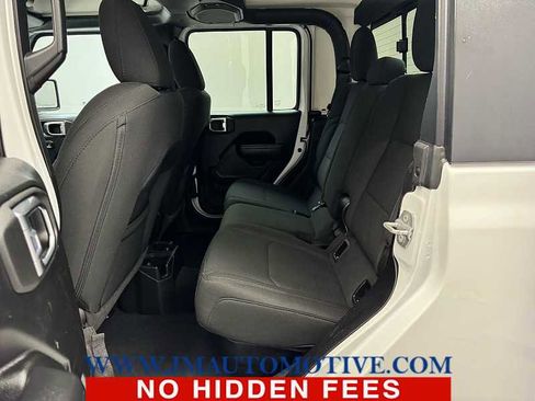 Used 2023 Jeep Gladiator Sport image 15