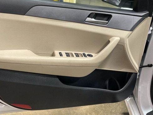 Used 2019 Hyundai Sonata SE FWD image 12