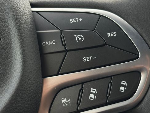 New 2026 Chrysler Pacifica Select image 27