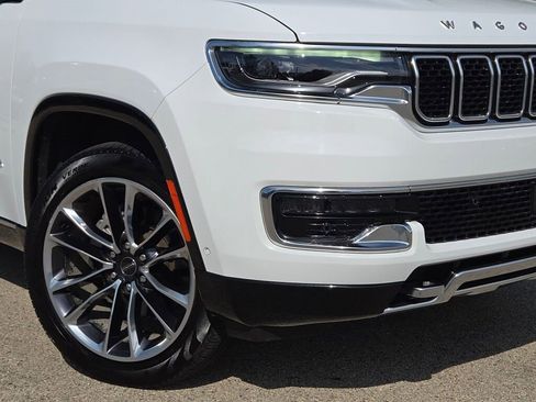 Used 2024 Jeep Wagoneer Series III w/ Premium Group I image 3