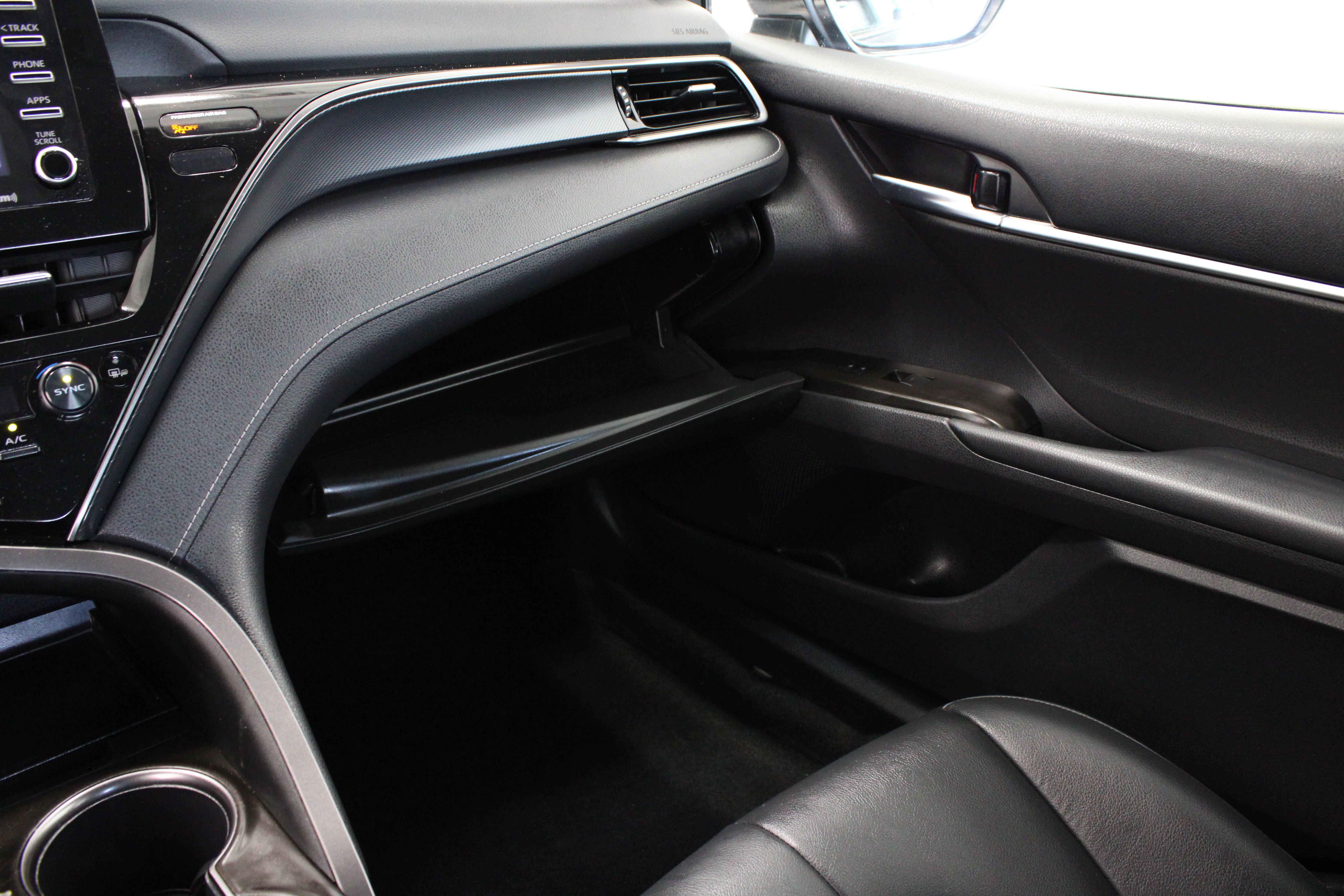 Used 2024 Toyota Camry SE w/ Convenience Package FWD image 23