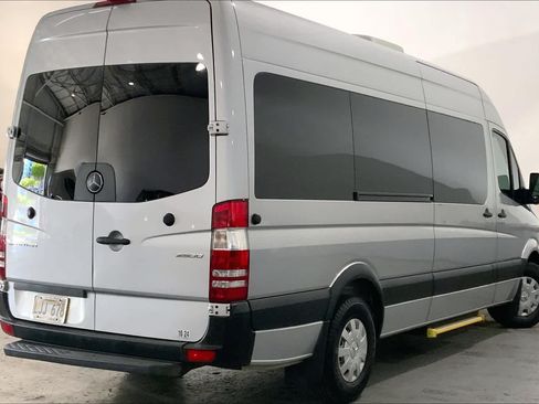 Used 2017 Mercedes-Benz Sprinter 2500 image 13