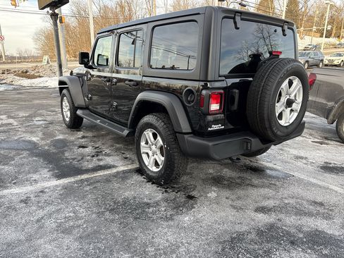 Used 2021 Jeep Wrangler Unlimited Sport image 7