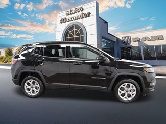 New 2025 Jeep Compass Latitude w/ Sun & Sound Group video 2